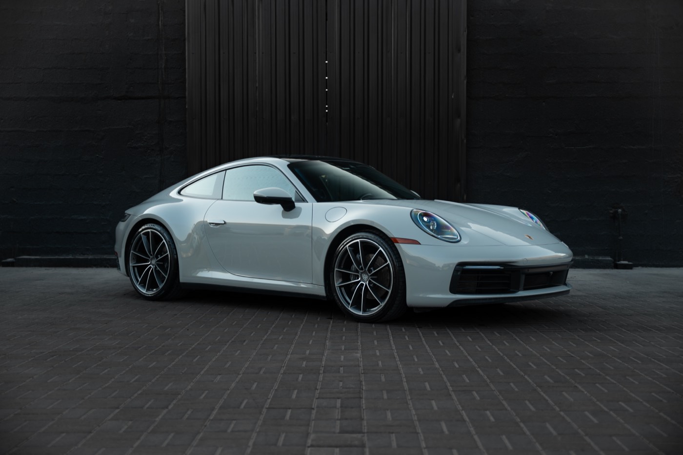 Porsche 911 Carrera grise